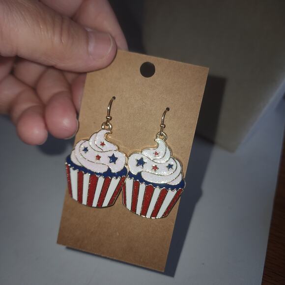 Unbranded Jewelry - AMERICAN FLAG PATRIOTIC ENAMELED CUPCAKE BROOCH PINS